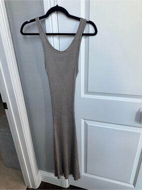NWOT Knitted Fitted Ribbed Midi Dress in Taupe
